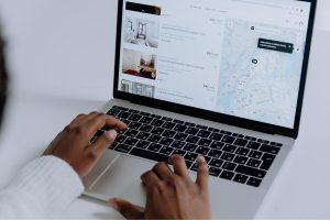 Google Discover Feed Begins Surfacing Social Media Accounts and Posts